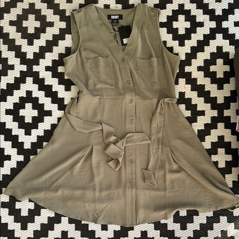 DKNY V-Neck Sleeveless Dress - 16 - curvy, plus size, NWT